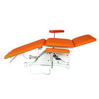 Sillón camilla de estética Kinefis Ecoflex: Eléctrico con estructura robusta de tres cuerpos y elevación, respaldo regulables y reposabrazos