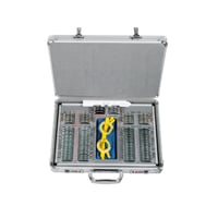 Caja metálica con 104 lentes de pruebas optométricas, con aros metálicos​