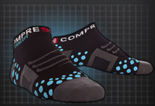Calcetín ultratécnico Bajo Compressport color Negro-Azul (Oferta Últimos pares)