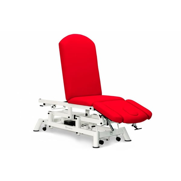 Camilla eléctrica para osteopatía: cinco cuerpos con respaldo reclinable en negativo, reposabrazos regulables, portarrollos, tapón facial y ruedas escamoteables (dos modelos disponibles)