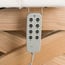Camilla masaje eléctrica Cyx +:  tres motores, colchón SuperSoft, tapizado PU blanco y acabado en madera natural
