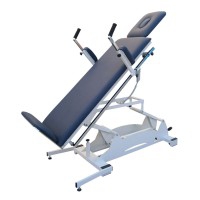 Plano inclinado Kinefis de dos cuerpos con cabecera y pie extraíble, plataforma entera abatible y barras laterales para cinchado Plano inclinado Kinefis de dos cuerpos con cabecera y pie extraíble, plataforma entera abatible y barras laterales para cinchado