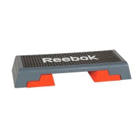 Step Reebok con altura regulable: ideal para clases en grupo
