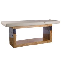 Camilla Occi Wooden Spa Bed: Con dos secciones fija y de diseño minimalista con madera natural