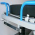 Carro camilla de urgencias dos columnas Pegaso: Ergonómica, funcional y de fácil limpieza - Componentes: Carril en extremo del respaldo para acople de accesorios -  Carro camilla de urgencias dos columnas Pegaso: Ergonómica, funcional y de fácil limpieza - Componentes: Carril en extremo del respaldo para acople de accesorios -