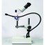 Iriscopio Estereoscópico con Lentes Intercambiables de 10 y 20 Aumentos.  Mentonera Regulable y Base de Sobremesa