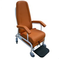 Sillón Clínico y Geriátrico Kinefis Kinetic Dúo: Con reposapiernas partido para ofrecer una mayor comodidad Sillón Clínico y Geriátrico Kinefis Kinetic Dúo: Con reposapiernas partido para ofrecer una mayor comodidad