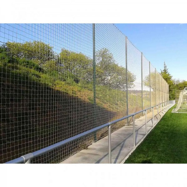 Poste metálico de 6 m para red de fútbol protección sin botes Poste metálico de 6 m para red de fútbol protección sin botes