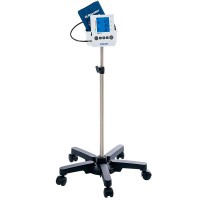 Tensiómetro digital Riester RBP-100 para uso clínico con carro