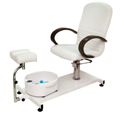 Sillón de pedicura Astra: Equipado con bañera de pies y reposapiés